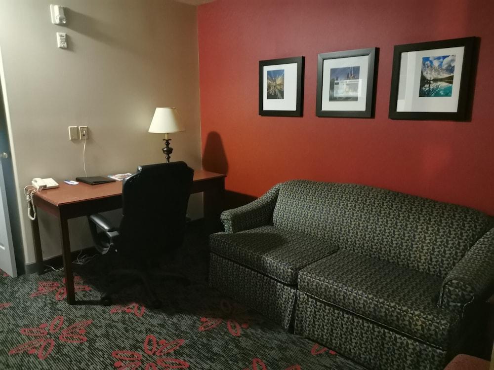 Comfort Inn & Suites University YYC Esterno foto