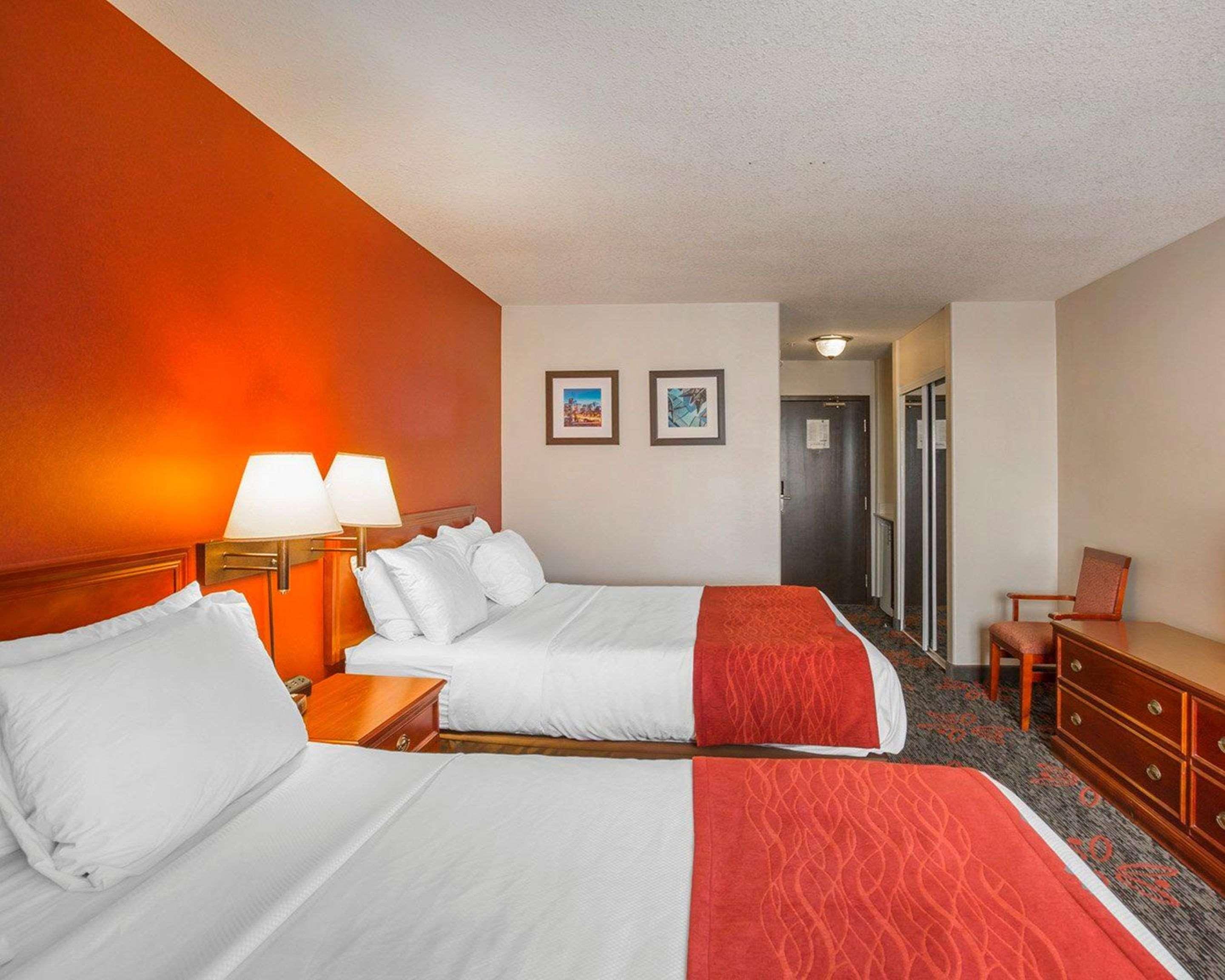 Comfort Inn & Suites University YYC Esterno foto