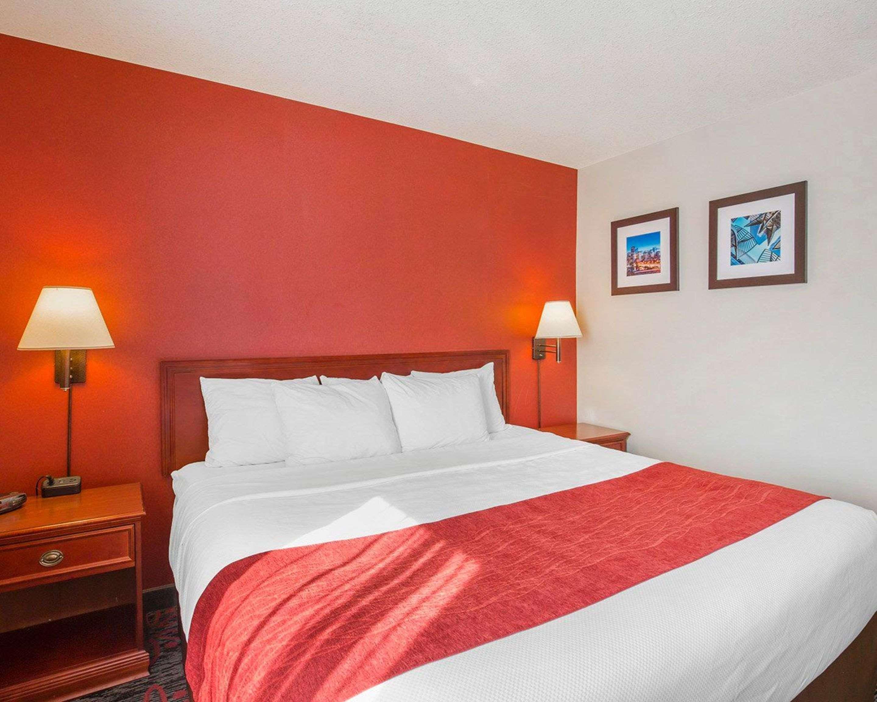 Comfort Inn & Suites University YYC Esterno foto