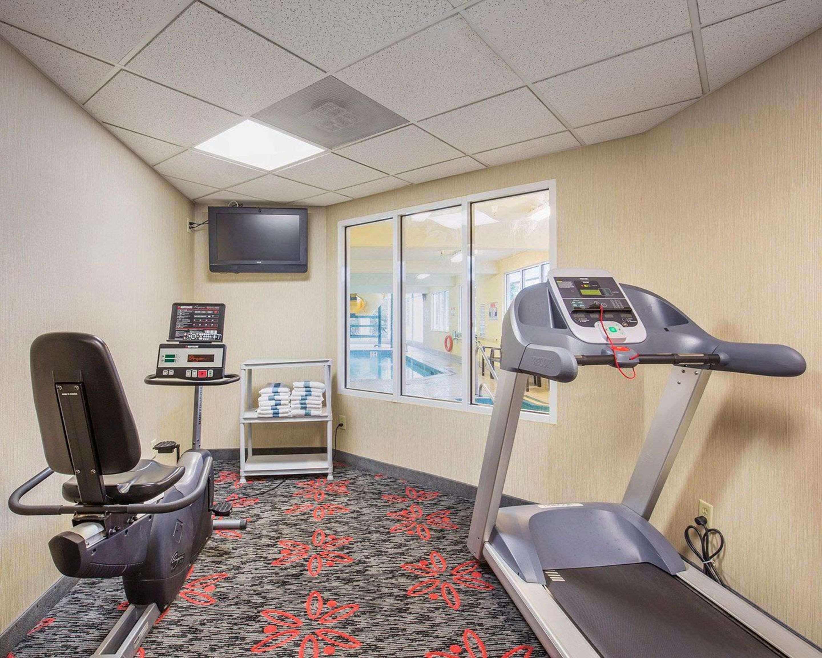 Comfort Inn & Suites University YYC Esterno foto