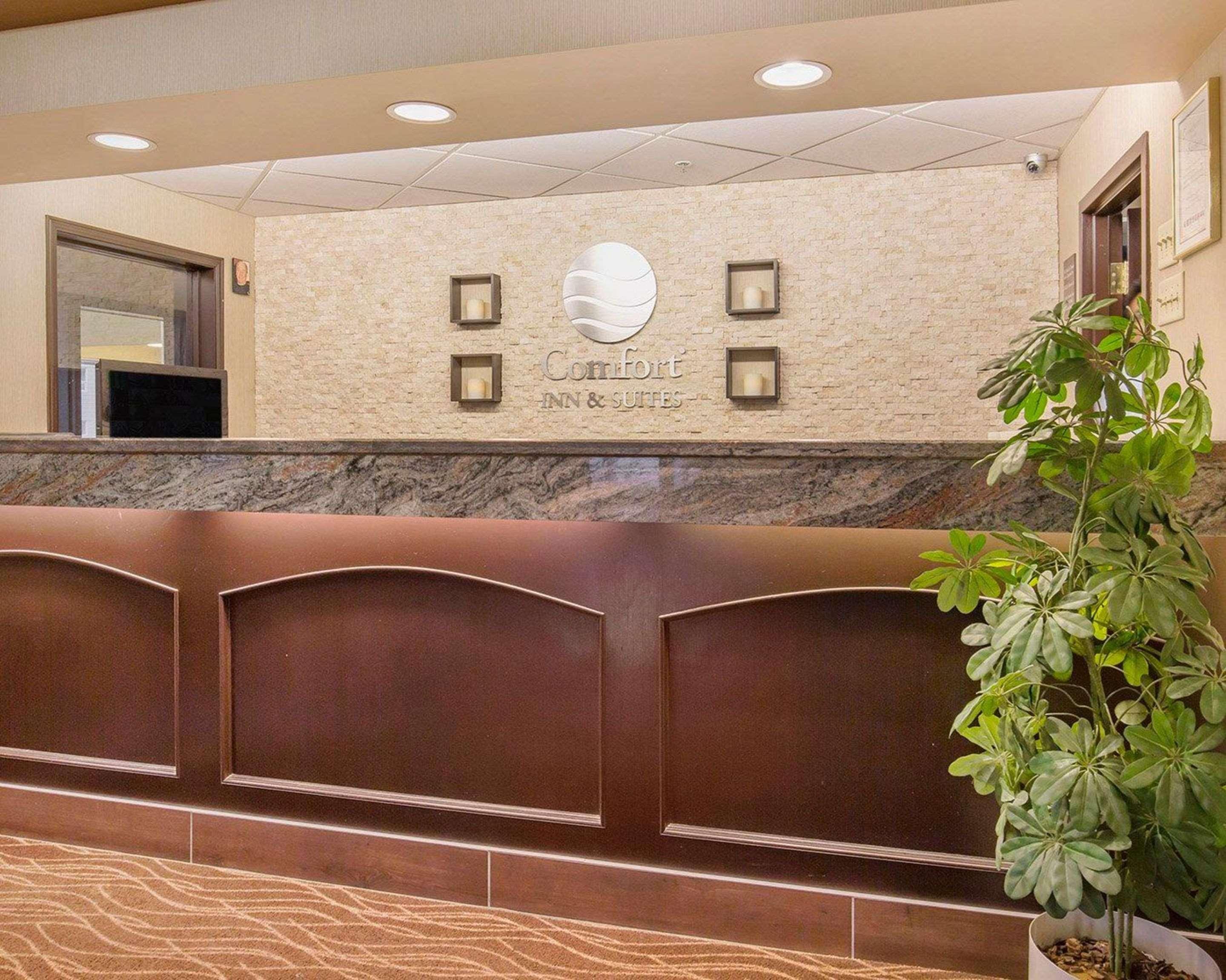 Comfort Inn & Suites University YYC Esterno foto