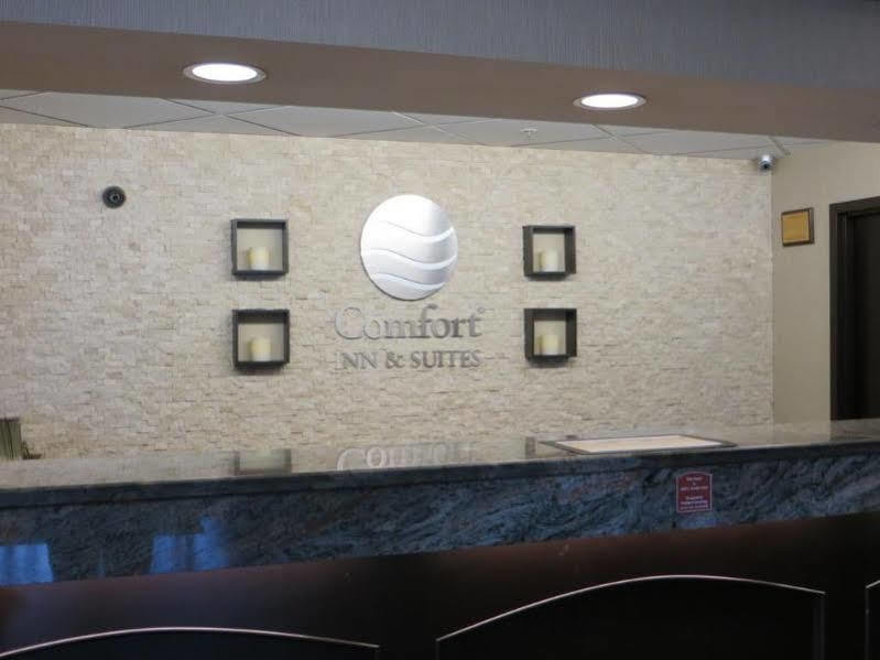 Comfort Inn & Suites University YYC Esterno foto
