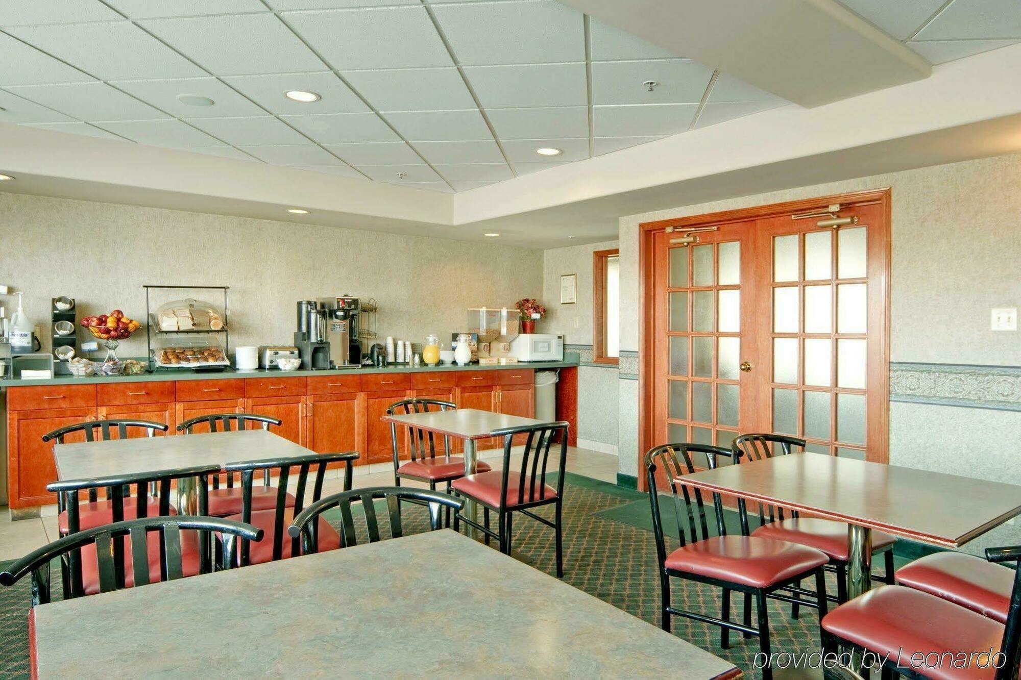 Comfort Inn & Suites University YYC Esterno foto